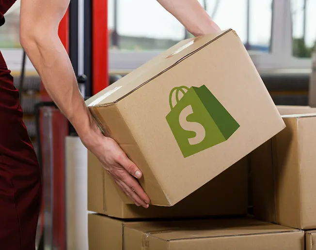 Satisfy customers and grow your business with personalized Shopify fulfillment services.
